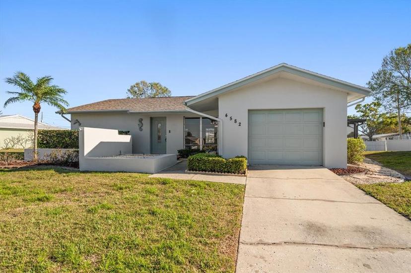 Picture of 4582 Fox Lake Court, Clearwater FL 33762