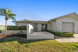 Picture of 4582 Fox Lake Court, Clearwater, FL 33762