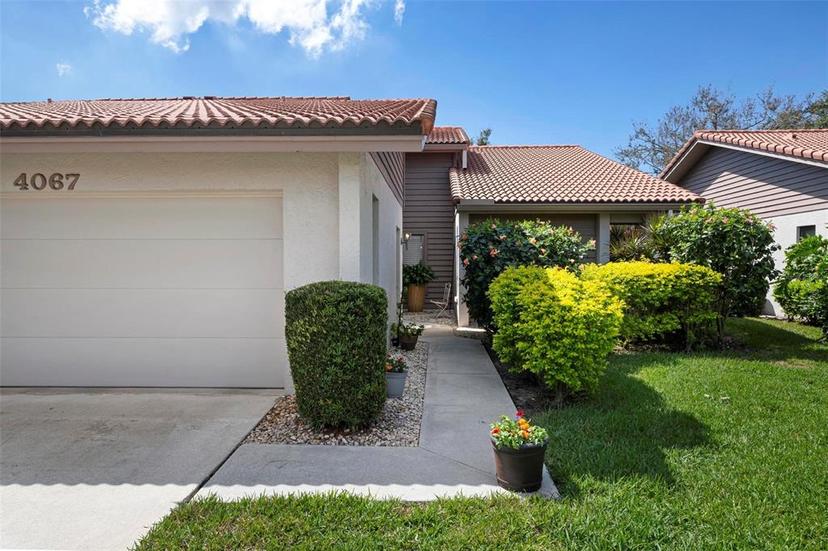 Picture of 4067 Wilshire Circle E Unit 131, Sarasota FL 34238