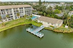 Picture of 3424 Lake Bayshore Drive Unit 405, Bradenton, FL 34205