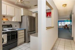 Picture of 6025 Shore Boulevard S Unit 410, Gulfport, FL 33707