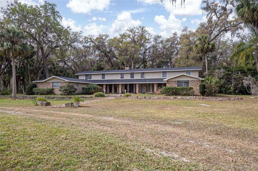 Picture of 2930 Cr 416N, Lake Panasoffkee FL 33538