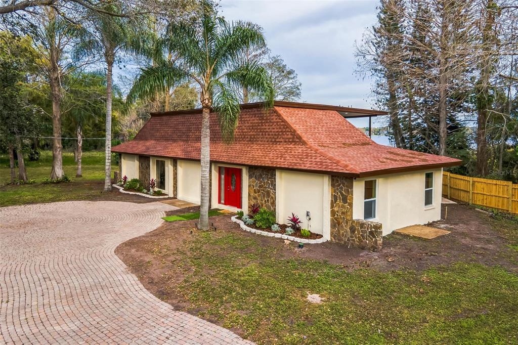 Picture of 14333 Lake Magdalene Boulevard, Tampa, FL 33618