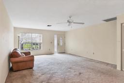 Picture of 4223 Oakhurst Circle E Unit 3025, Sarasota, FL 34233