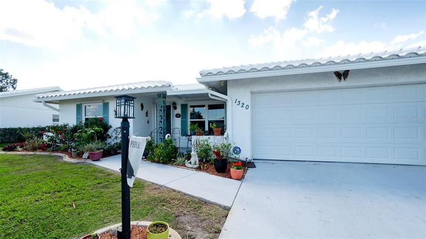 Picture of 1320 Bottlebrush Drive, Bradenton FL 34208