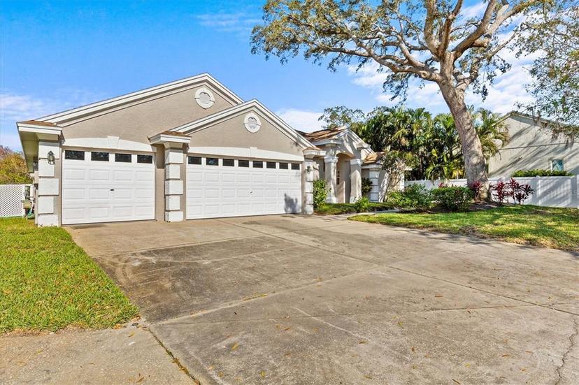 Picture of 726 Hidden Lake Drive, Tarpon Springs FL 34689