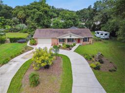 Picture of 1805 Parkwood Drive, Valrico, FL 33594