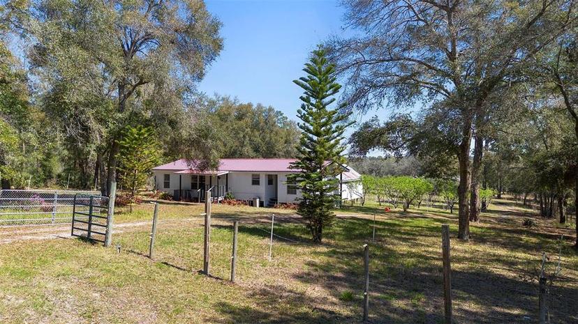 Picture of 21020 SE 152Nd Lane, Umatilla FL 32784