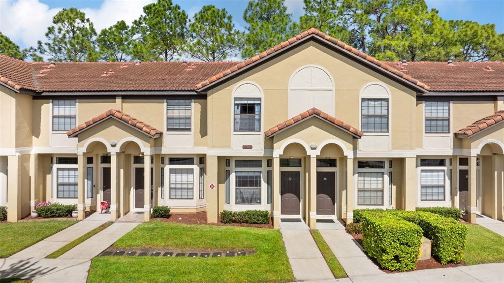 Picture of 6007 Scotchwood Glen Unit 37, Orlando, FL 32822