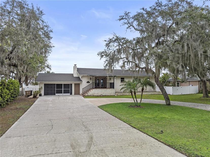 Picture of 31400 Saunders Drive, Tavares FL 32778