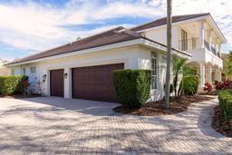 Picture of 8661 Crestgate Circle, Orlando, FL 32819