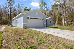 Picture of 12876 SE 42Nd Court, Belleview, FL 34420