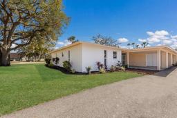 Picture of 5011 Live Oak Circle, Bradenton, FL 34207