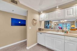 Picture of 936 Capri Isles Boulevard Unit 104, Venice, FL 34292