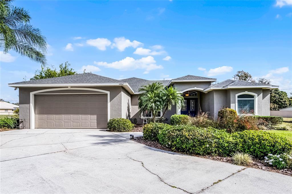 Picture of 1562 Auburn Oaks Court, Auburndale, FL 33823