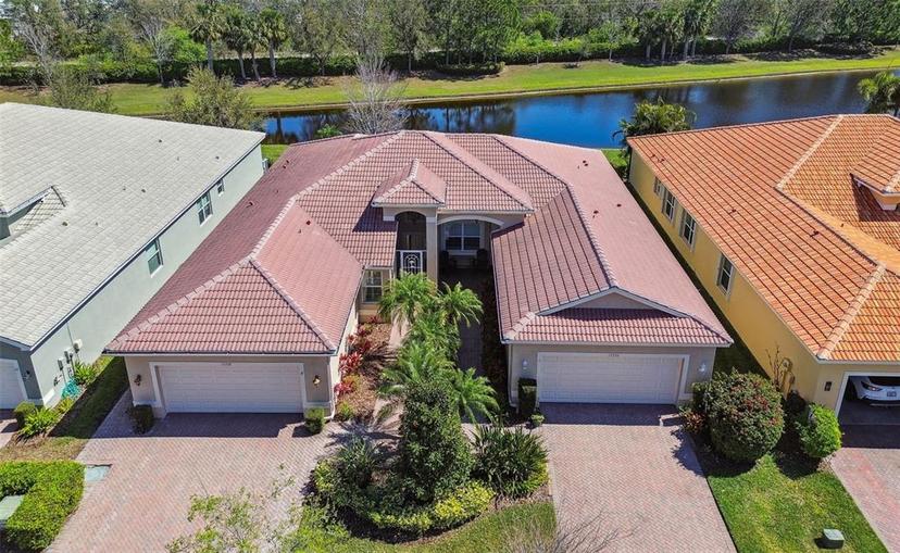 Picture of 15728 Aurora Lake Circle, Wimauma FL 33598