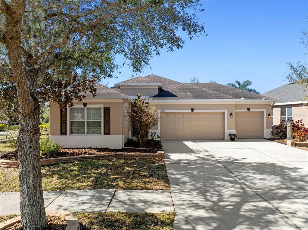 Picture of 11202 Wembley Landing Drive, Lithia, FL 33547