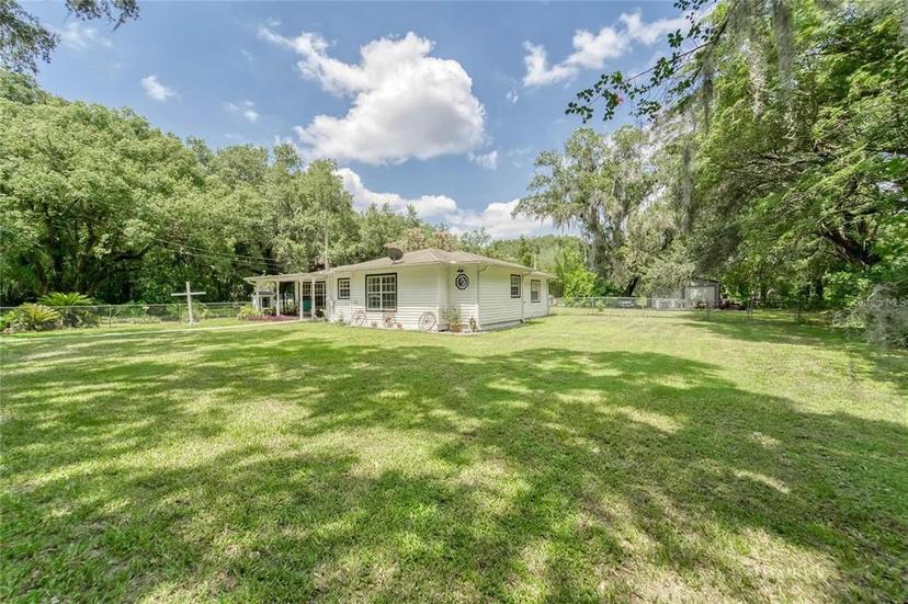 Picture of 2708 De Montmollin Road, Plant City FL 33565