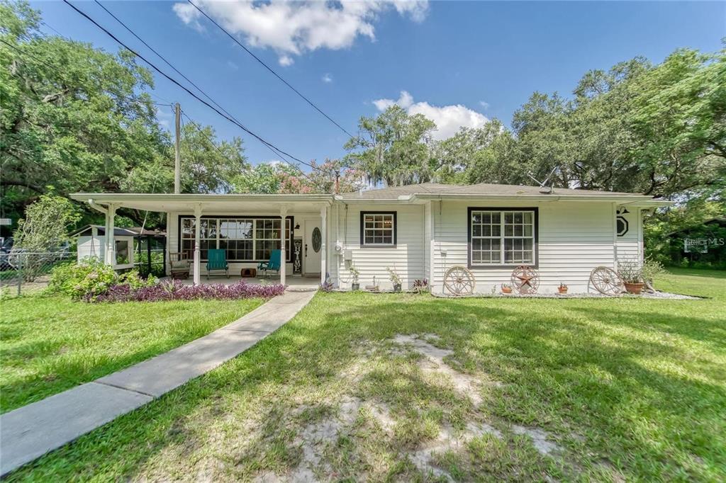 Picture of 2708 De Montmollin Road, Plant City, FL 33565