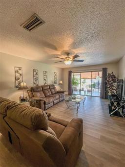 Picture of 19029 Us Highway 19 N Unit 12E, Clearwater, FL 33764