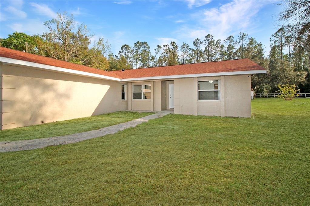 Picture of 11740 E Highway 25, Ocklawaha, FL 32179