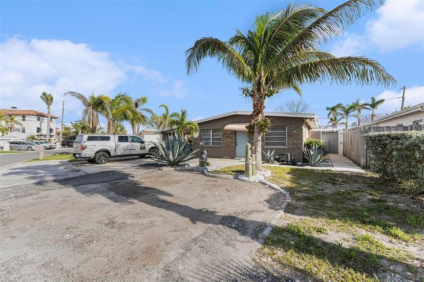 Picture of 265 115Th Avenue, Treasure Island FL 33706