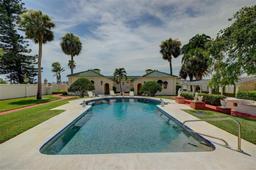 Picture of 820 Druid Road S, Clearwater, FL 33756