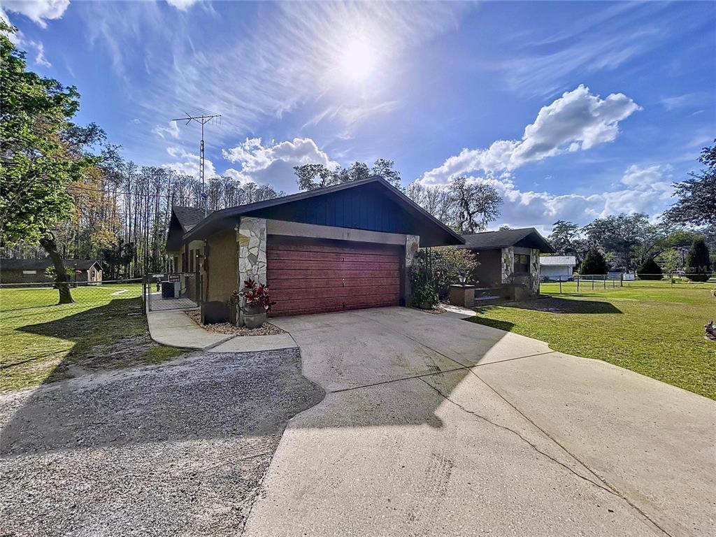 Picture of 10044 Lakeview Drive, New Port Richey, FL 34654