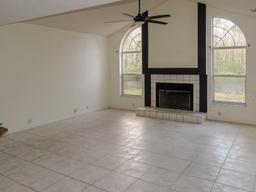 Picture of 382 Waterford Circle E, Tarpon Springs, FL 34688