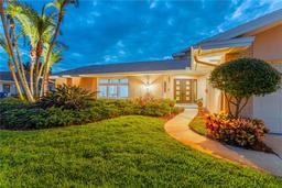 Picture of 995 Eden Isle Drive Ne, St Petersburg, FL 33704