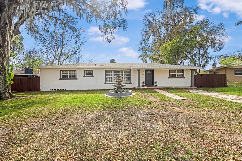 Picture of 1818 SE Lake Weir Avenue, Ocala, FL 34471