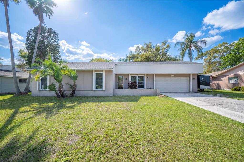 Picture of 5115 Woodgreen Lane, Lakeland, FL 33811