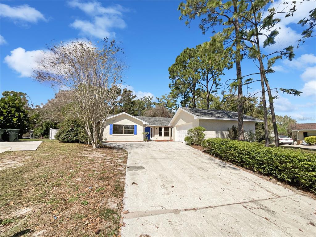 Picture of 1738 Athens Court, Lakeland, FL 33803