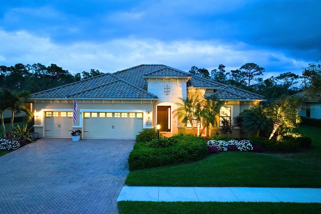 Picture of 8224 Larkspur Circle, Sarasota, FL 34241