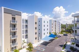 Picture of 1709 N Tamiami Trail Unit 422, Sarasota, FL 34234