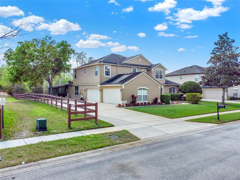 Picture of 558 Osprey Lakes Circle, Chuluota FL 32766