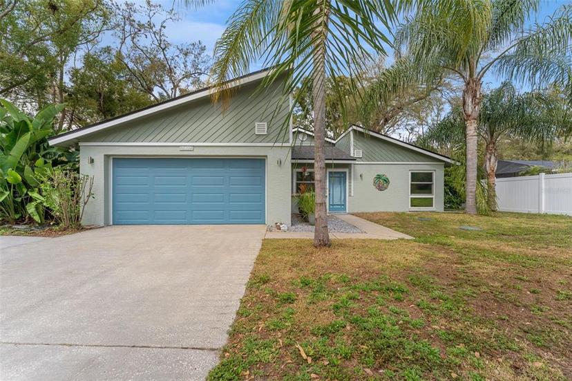 Picture of 2402 Regal Drive, Lutz FL 33549