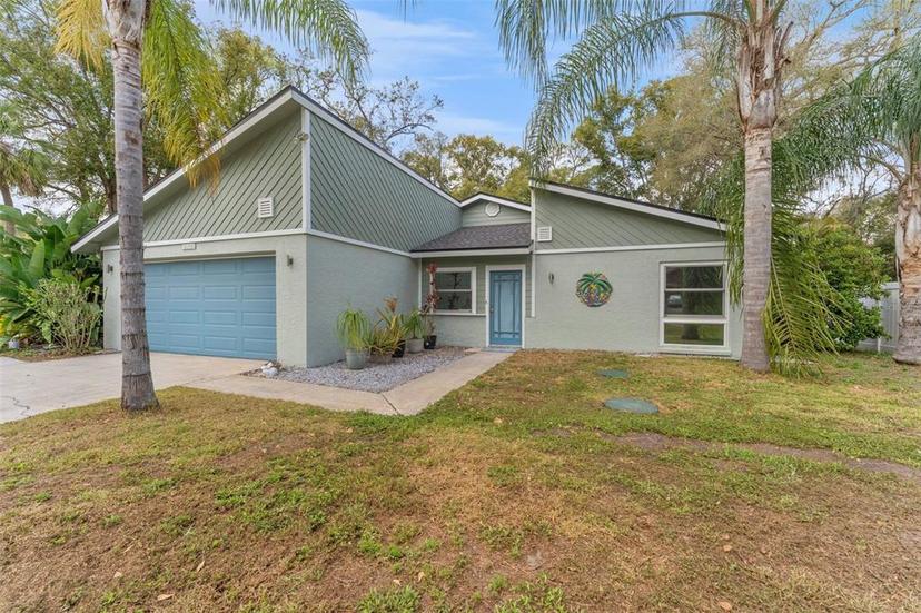 Picture of 2402 Regal Drive, Lutz FL 33549