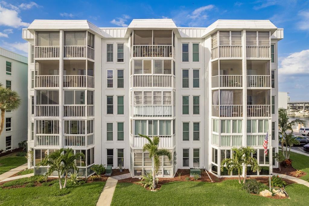 Picture of 4904 38Th Way S Unit 316, St Petersburg, FL 33711