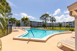 Picture of 4715 Bay Street Ne Unit 323, St Petersburg, FL 33703