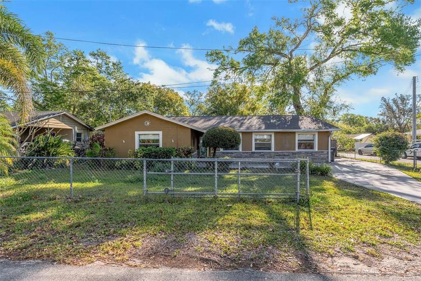 Picture of 2412 Giddens Avenue, Seffner FL 33584