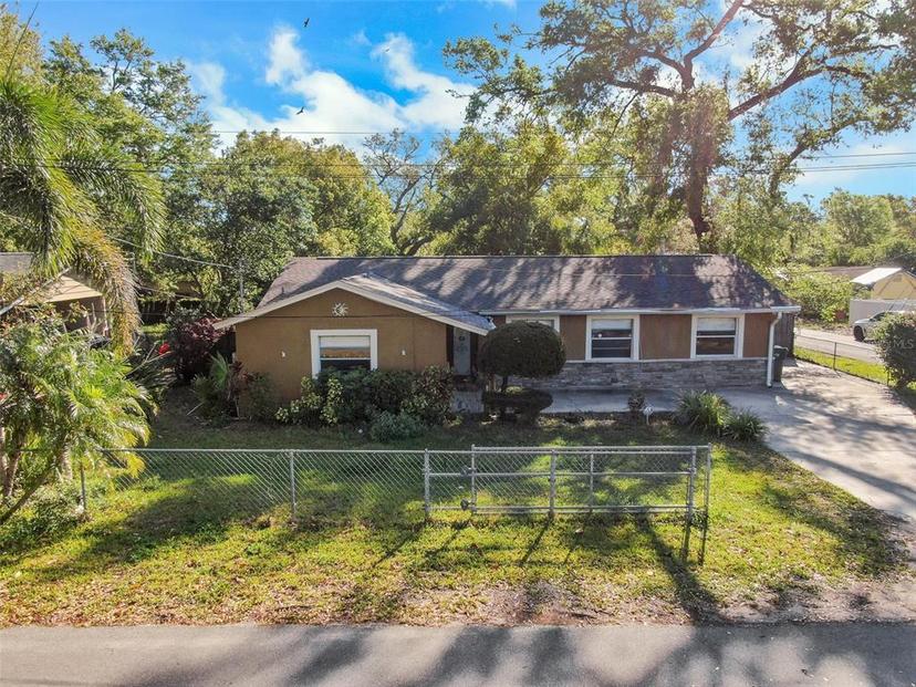 Picture of 2412 Giddens Avenue, Seffner FL 33584