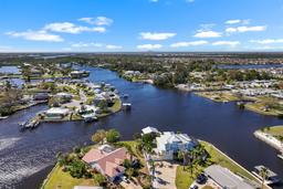 Picture of 829 Blue Heron Boulevard, Ruskin, FL 33570