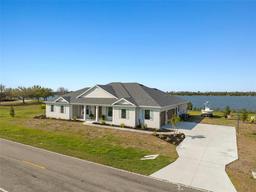 Picture of 3319 Gulf City Road, Ruskin, FL 33570