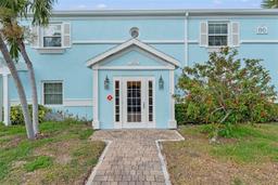 Picture of 209 Seahorse Drive Se Unit D, St Petersburg, FL 33705