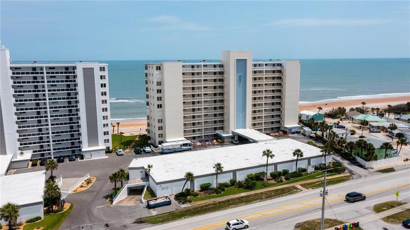 Picture of 1133 Ocean Shore Boulevard Unit 302, Ormond Beach FL 32176