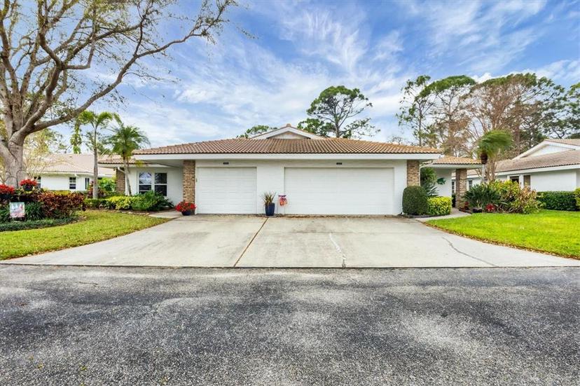 Picture of 5614 Garden Lakes Drive, Bradenton FL 34203