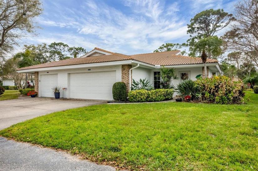 Picture of 5614 Garden Lakes Drive, Bradenton FL 34203