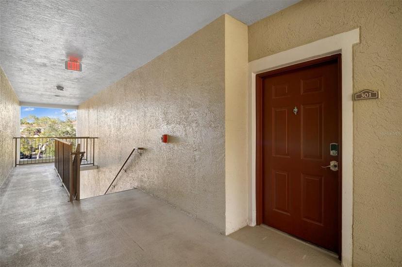 Picture of 5450 Bentgrass Drive Unit 5-301, Sarasota FL 34235