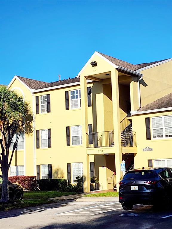 Picture of 2047 Dixie Belle Drive Unit 2047 T, Orlando FL 32812